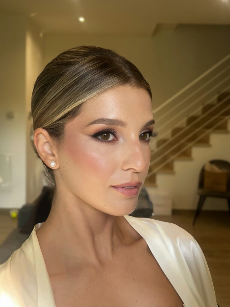 Trucco Acconciatura Sposa capelli raccolti | Matrimonio Location Villa del Cardinale