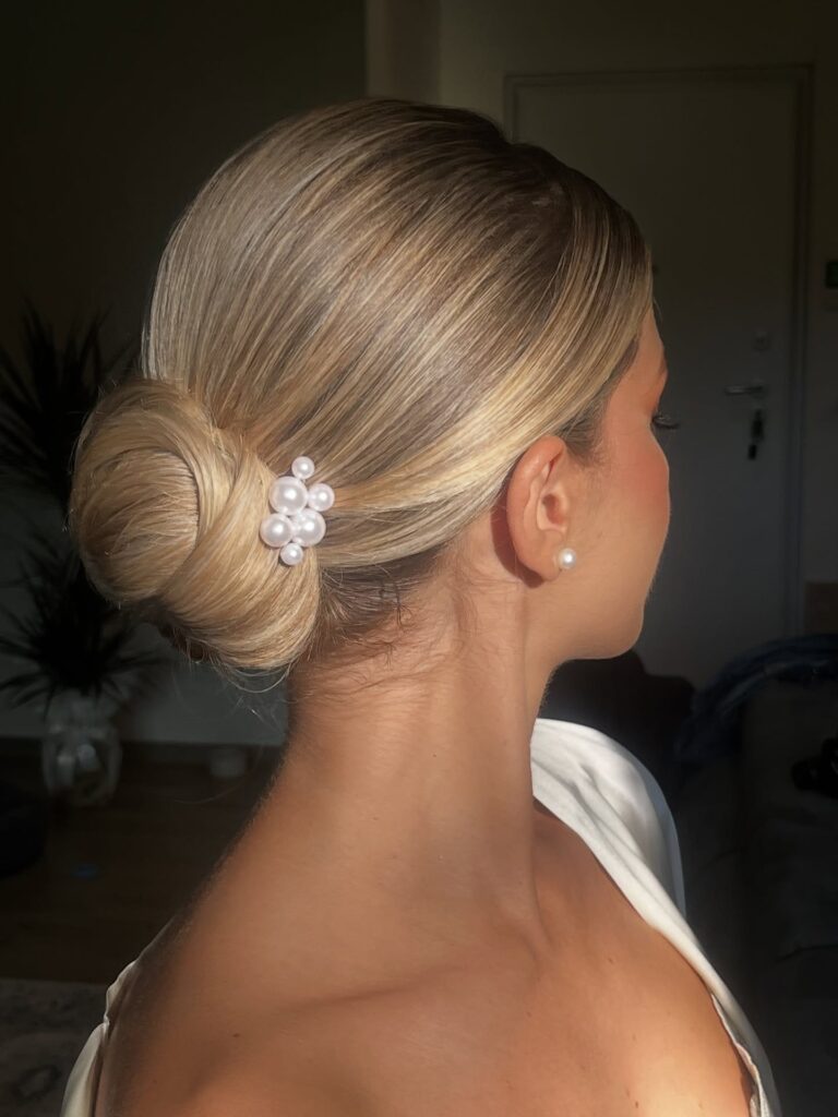 Acconciatura Sposa capelli raccolti | Matrimonio Location Villa del Cardinale